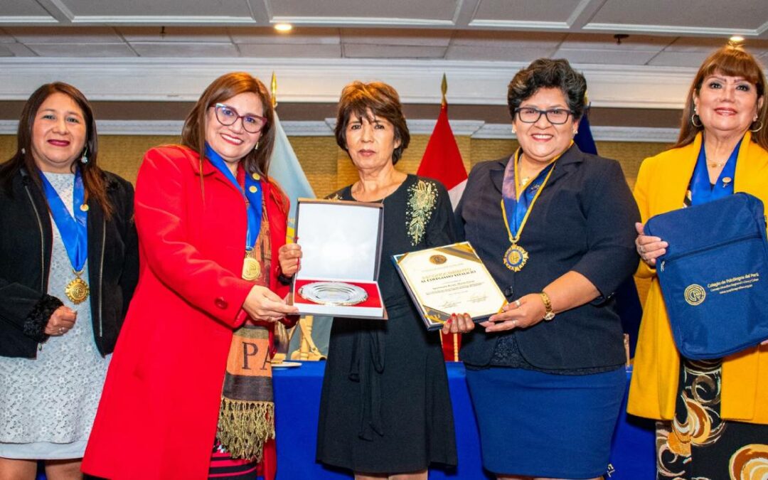 Ceremonia de Reconocimiento a Miembros Vitalicios