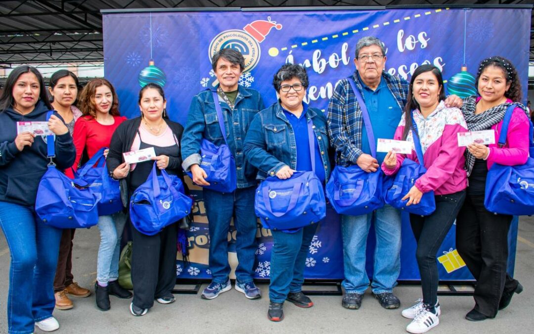 Exitosa entrega de Kits Navideños a colegiados